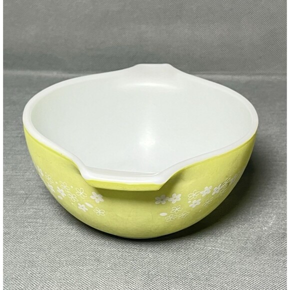 Vntg Pyrex #441 Spring Blossom Crazy Daisy Cinderella Mixing Bowl Yellow/Green - Picture 2 of 7